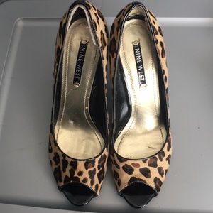NINE WEST LEOPARD PEEP TOE PUMPS